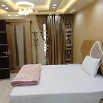 Cozy And Modern Apartment In Central Location In Cairo Mohandessin Near Nile