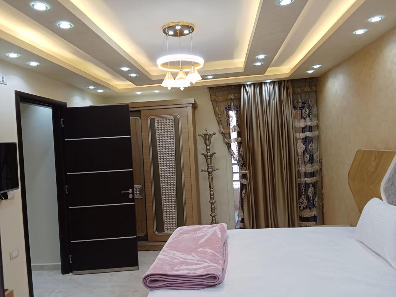Cozy And Modern In Location In Mohandessin Near Nile Apartment Cairo