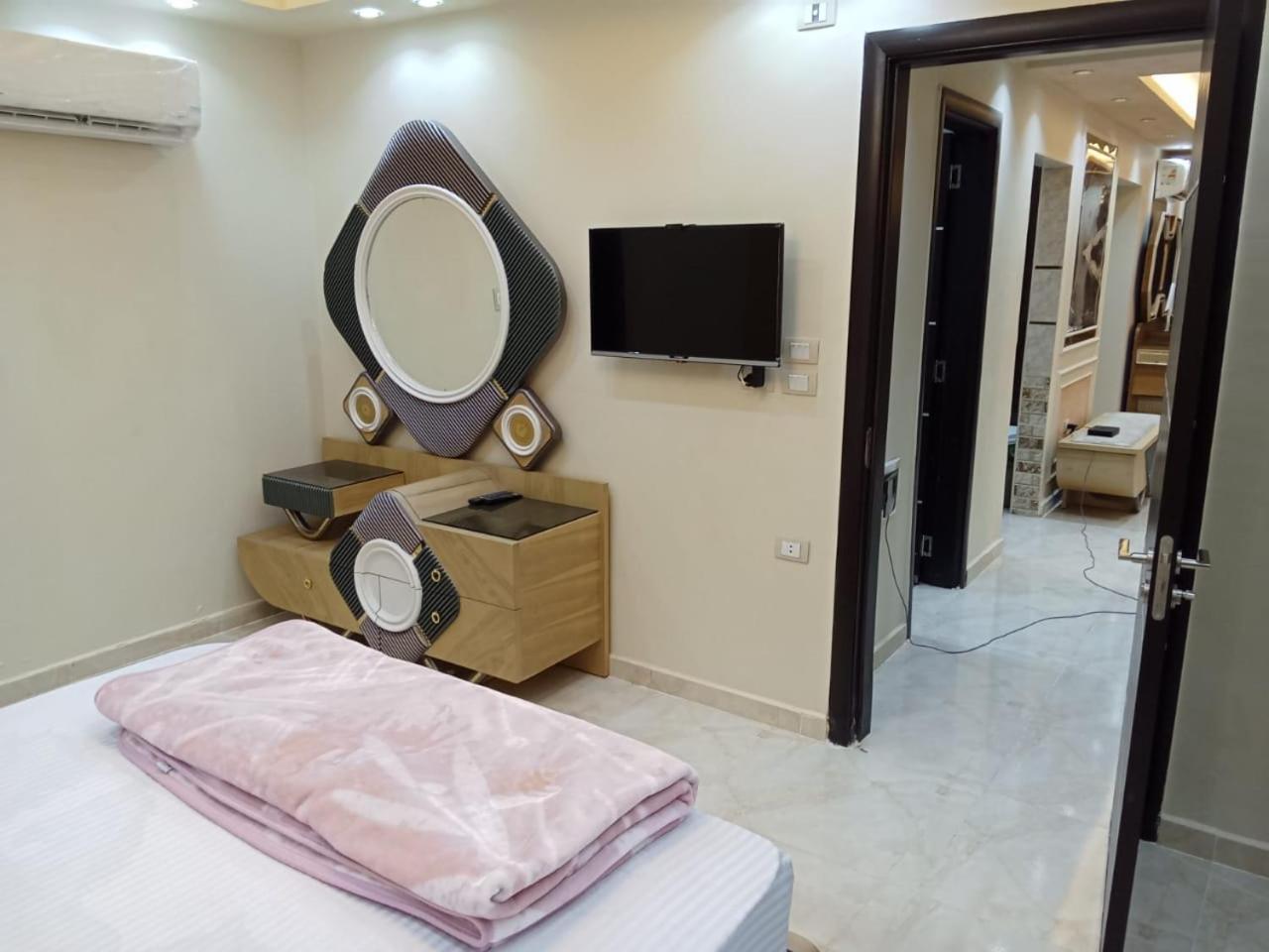 Cozy And Modern In Location In Mohandessin Near Nile Apartment Cairo